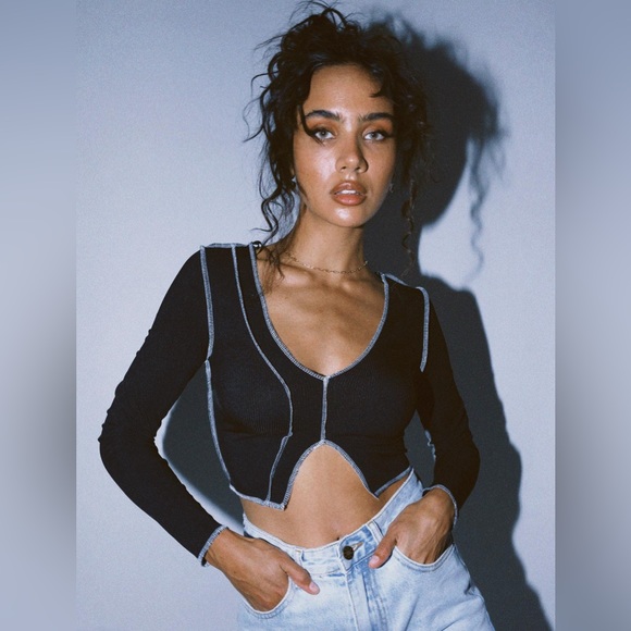 Princess Polly Long Sleeve Crop Top - Picture 1 of 4